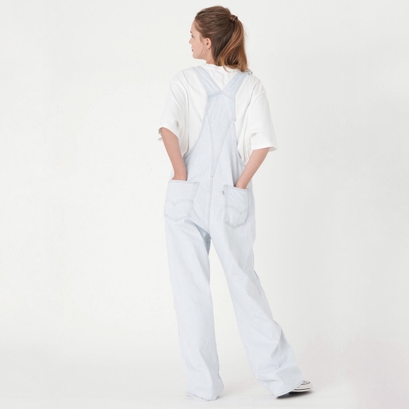 Levi’s Silvertab Bib Baggy Straight Leg Light Blue Wash Overalls - Picture 6 of 13